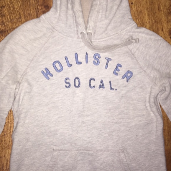 Hollister hooded sweatshirt - Picture 2 of 4